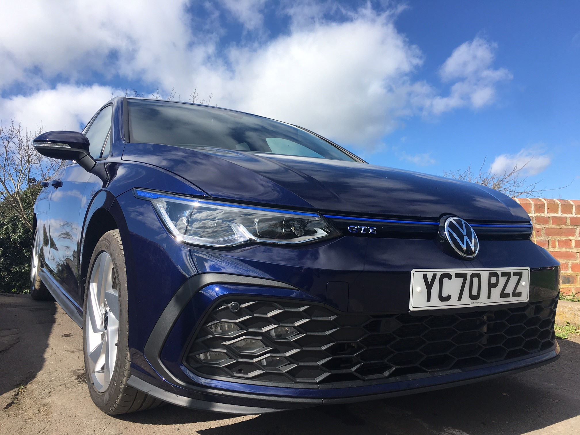 New VW Golf GTE: hybrid hatch breaks cover